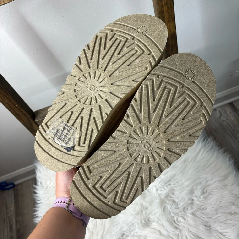 UGG Tazz Platform Slipper Sand Boots - Picture 9 of 11